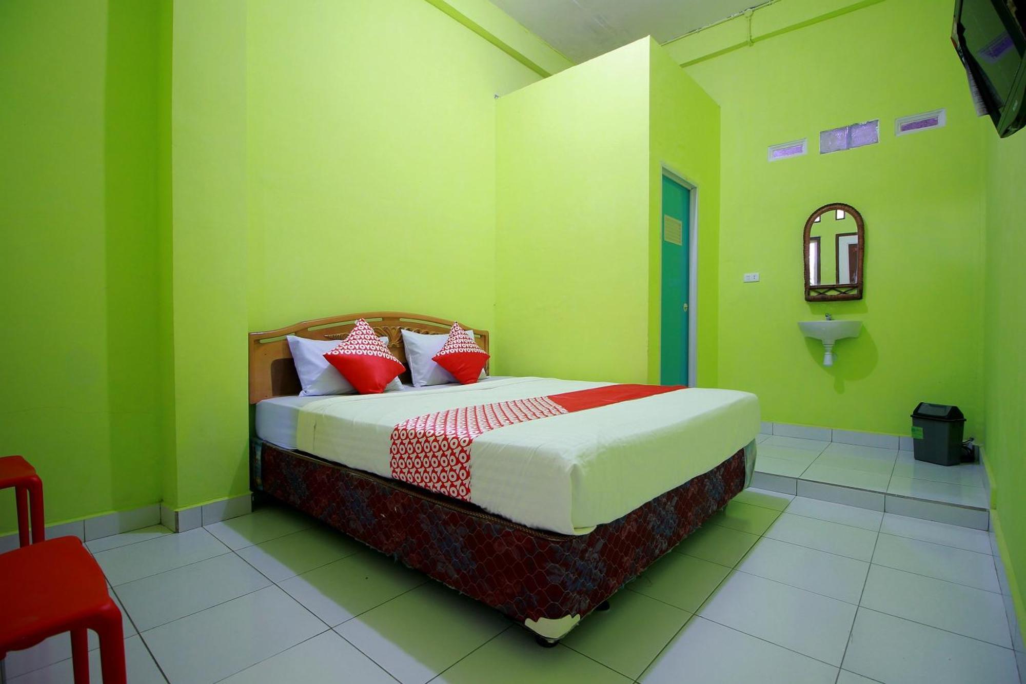Oyo 2585 Sherren Guest House Lubuklinggau Ngoại thất bức ảnh