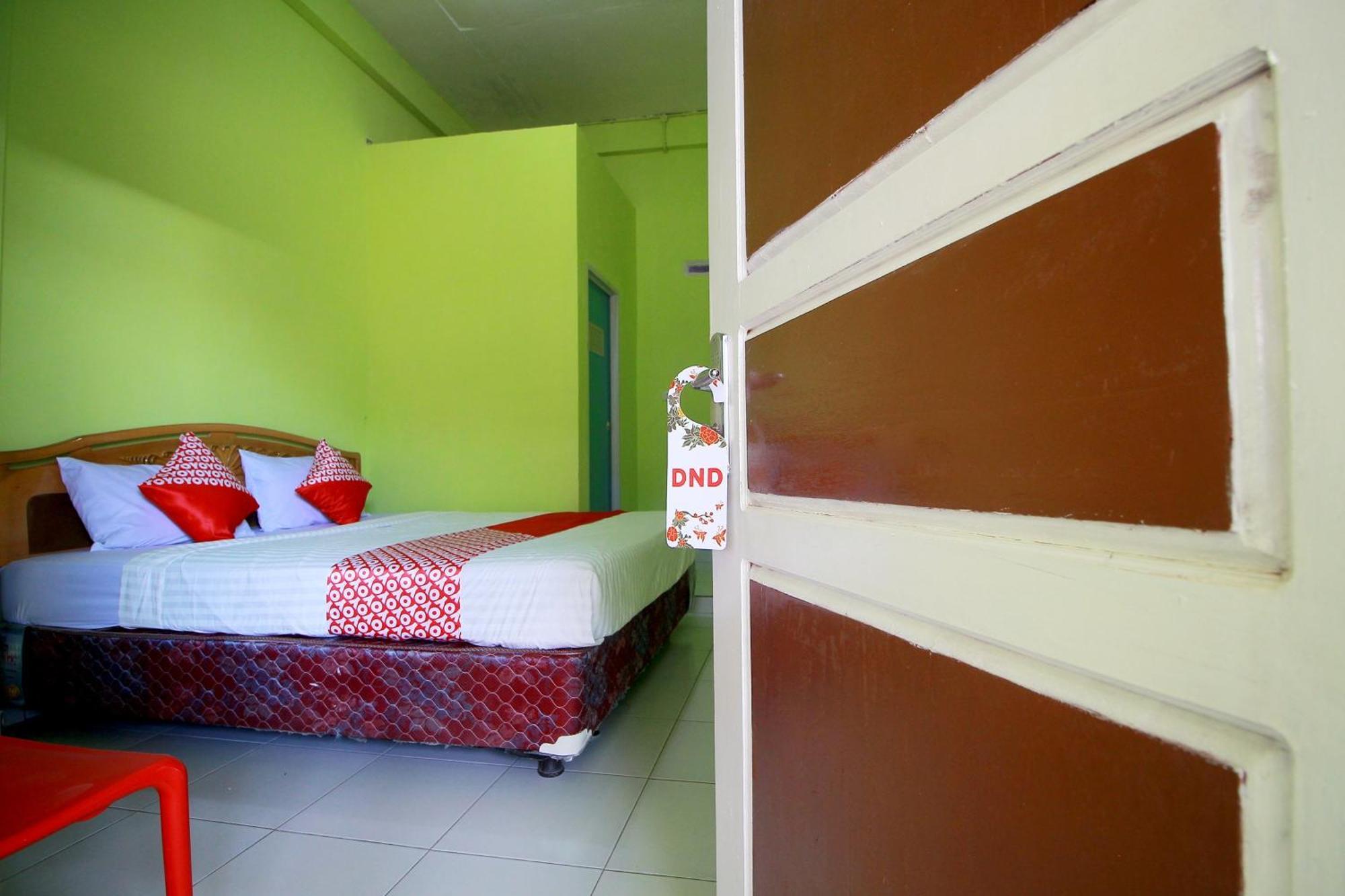 Oyo 2585 Sherren Guest House Lubuklinggau Ngoại thất bức ảnh