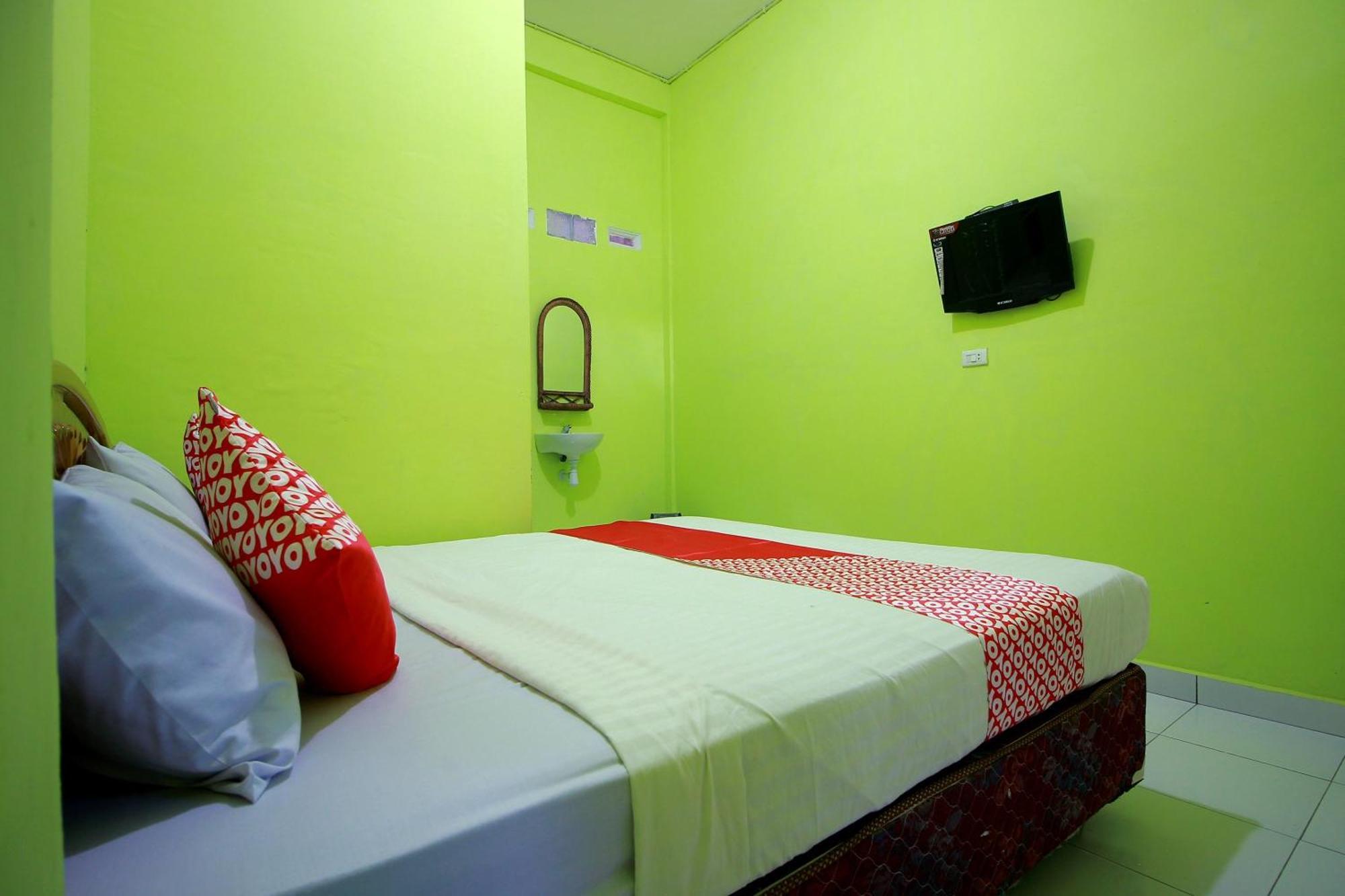 Oyo 2585 Sherren Guest House Lubuklinggau Ngoại thất bức ảnh