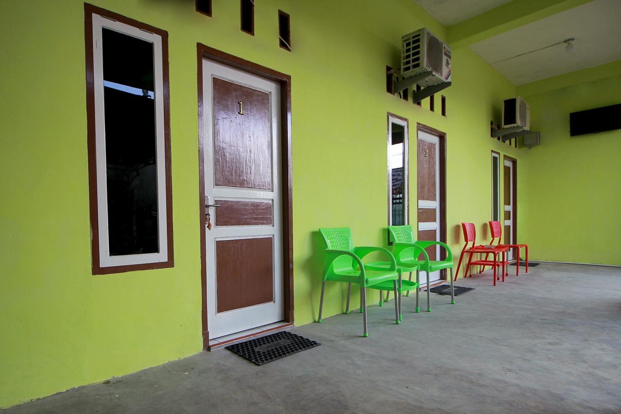 Oyo 2585 Sherren Guest House Lubuklinggau Ngoại thất bức ảnh