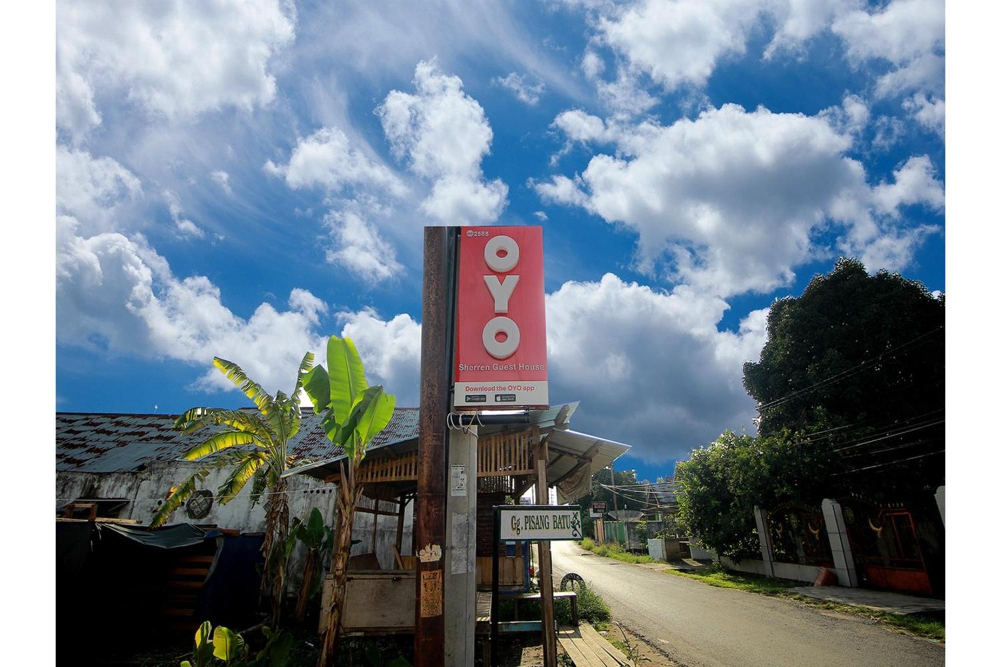 Oyo 2585 Sherren Guest House Lubuklinggau Ngoại thất bức ảnh